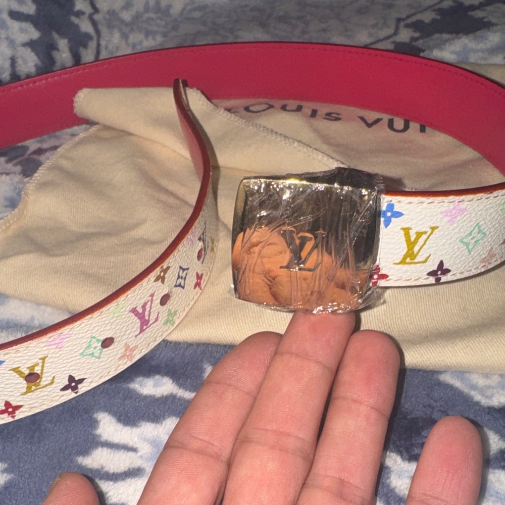 Louis Vuitton Murakami Women's or Men’s Belt. 80/32 in like new condition! - Picture 3 of 6